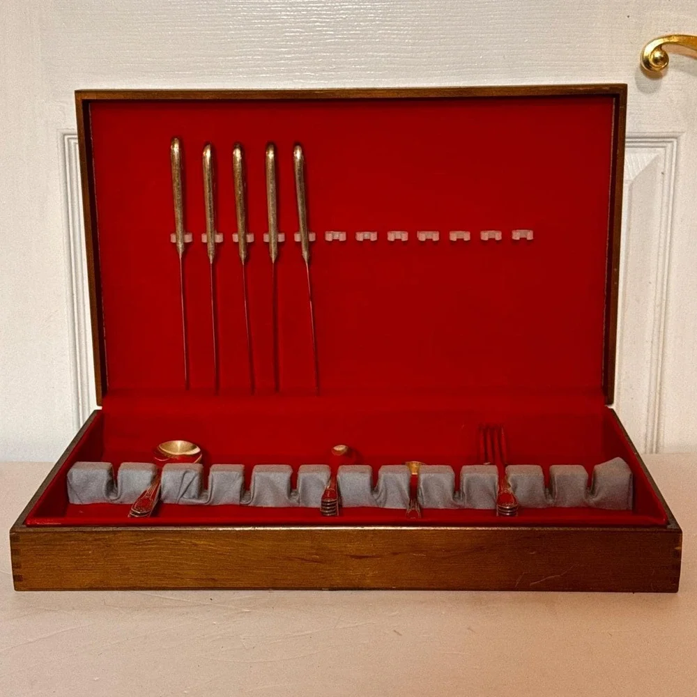 Rogers & Bro Silver Plate Flatware Set 1937 Exquisite Pattern 22pc Wood Chest